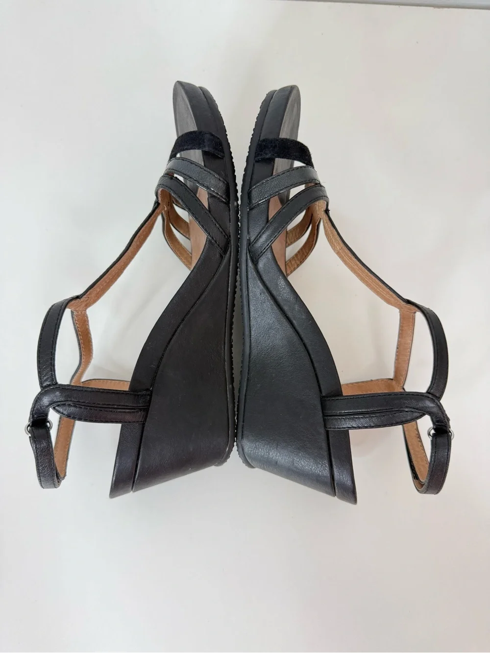Abeo Black Lacey T Strap Wedge Sandal  Women's Size 8 Neutral Orthotic Comfort